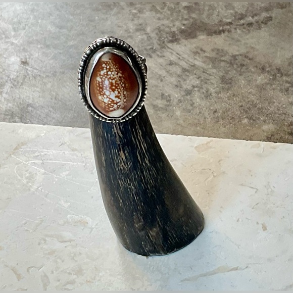RING Sterling Silver & Cowrie Shell - Picture 2 of 6
